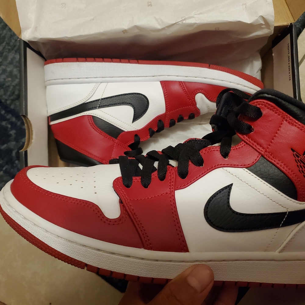 Nike Men's Red, White, and Black Sneakers